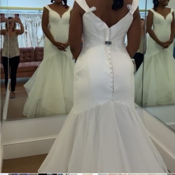 Brand New Martina Liana wedding dress - Picture 3 of 4